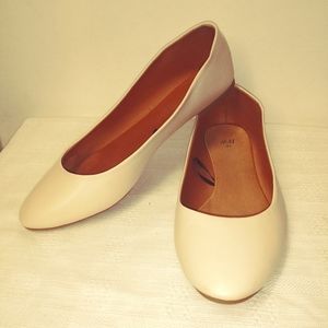 H&M Cream/Tan Women's flats Size 6